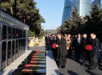 Türkiyənin təhsil naziri Ulu Öndərin məzarını, Şəhidlər xiyabanını və “Türk şəhidliyi” abidəsini ziyarət edib