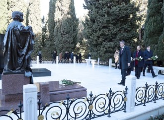 Türkiyənin təhsil naziri Ulu Öndərin məzarını, Şəhidlər xiyabanını və “Türk şəhidliyi” abidəsini ziyarət edib